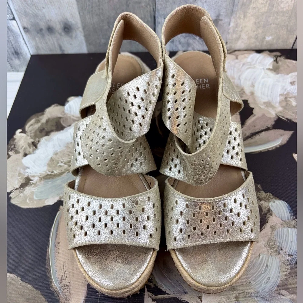Eileen Fisher Willow Wedge Espadrille Sandals in Gold Size 7.5 Medium Width Fit.